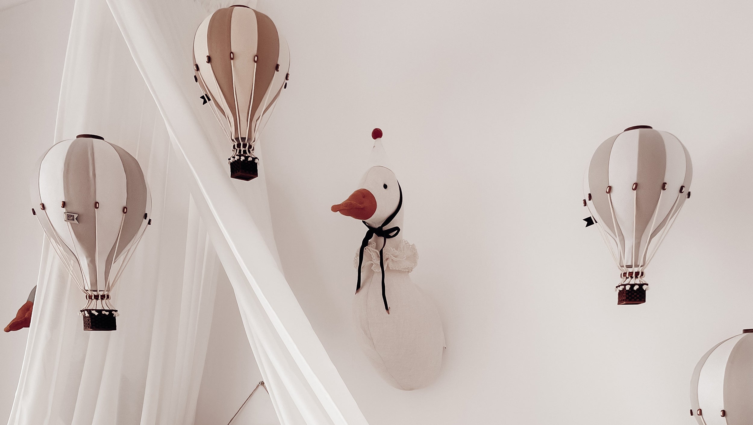 Globos aerostáticos para decorar cuartos de bebés