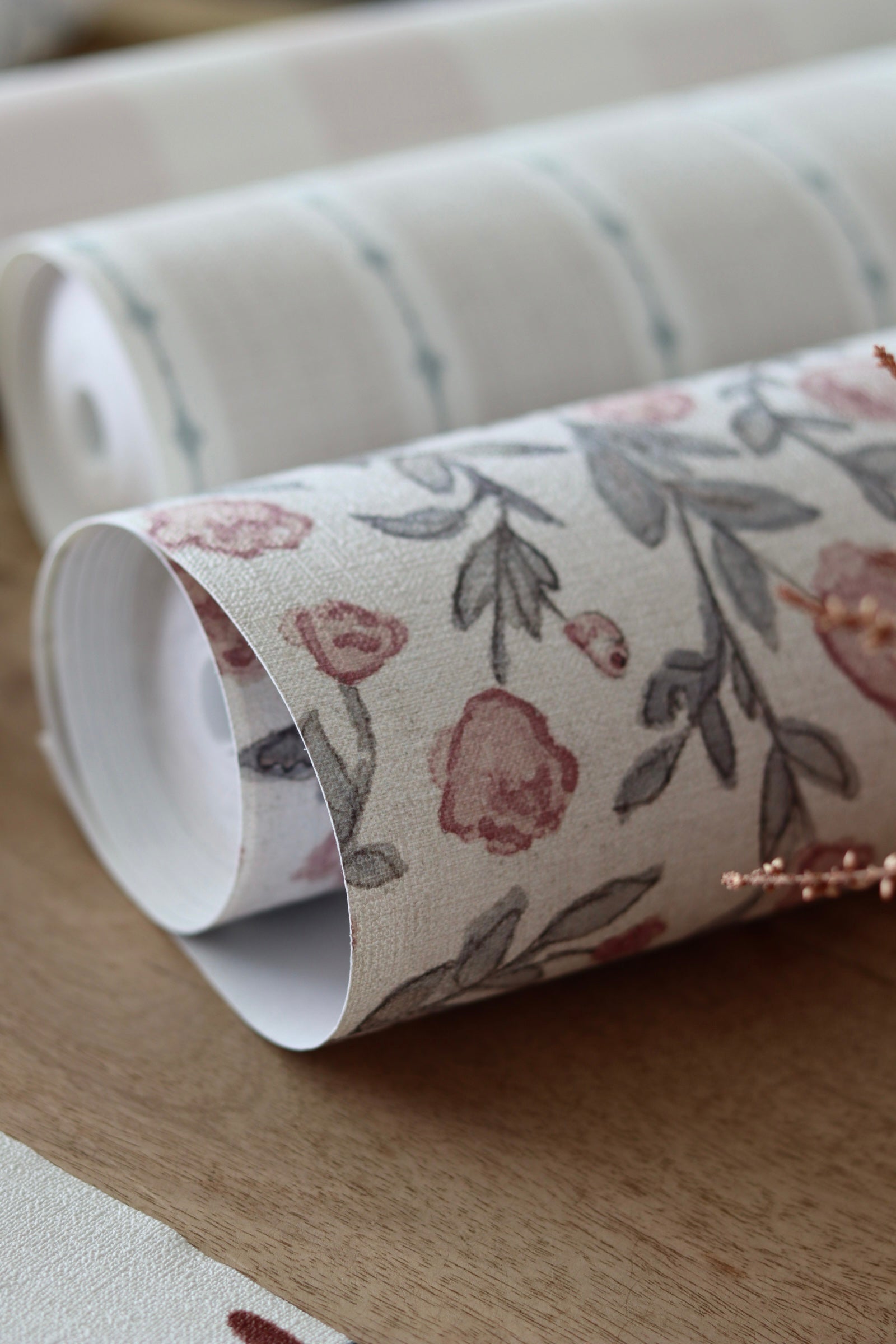 Papel pintado diseño flores rosa estilo ingles