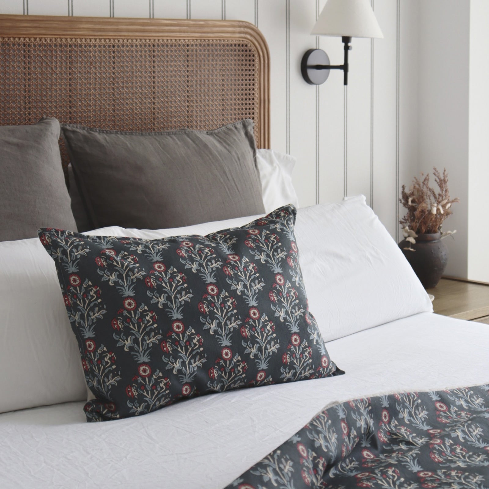 Cojín Blossom Noir