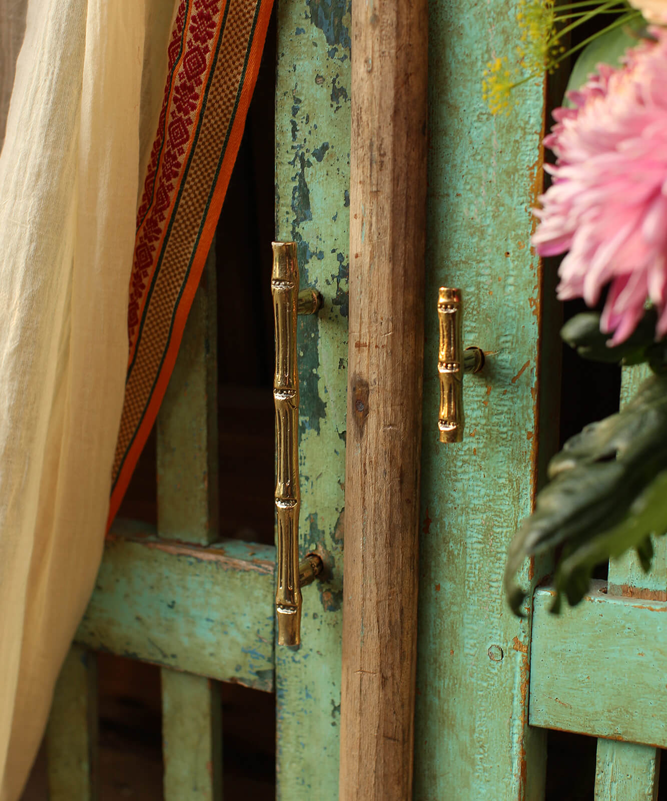 Door handle knob bamboo shape