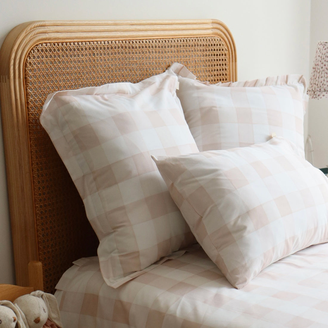 Funda de almohada Vichy rosa con borde liso