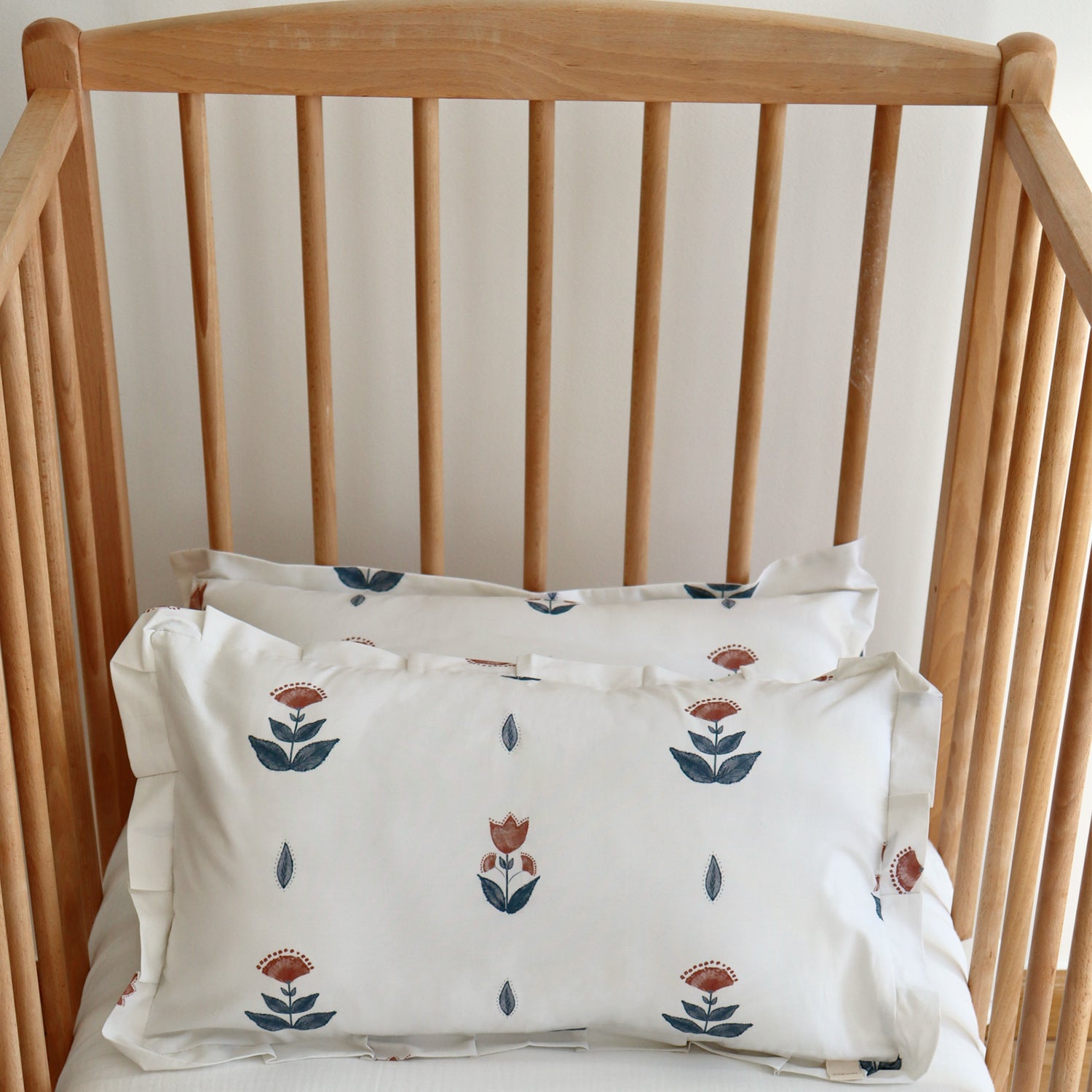 Funda de almohada Indian Flowers volantes