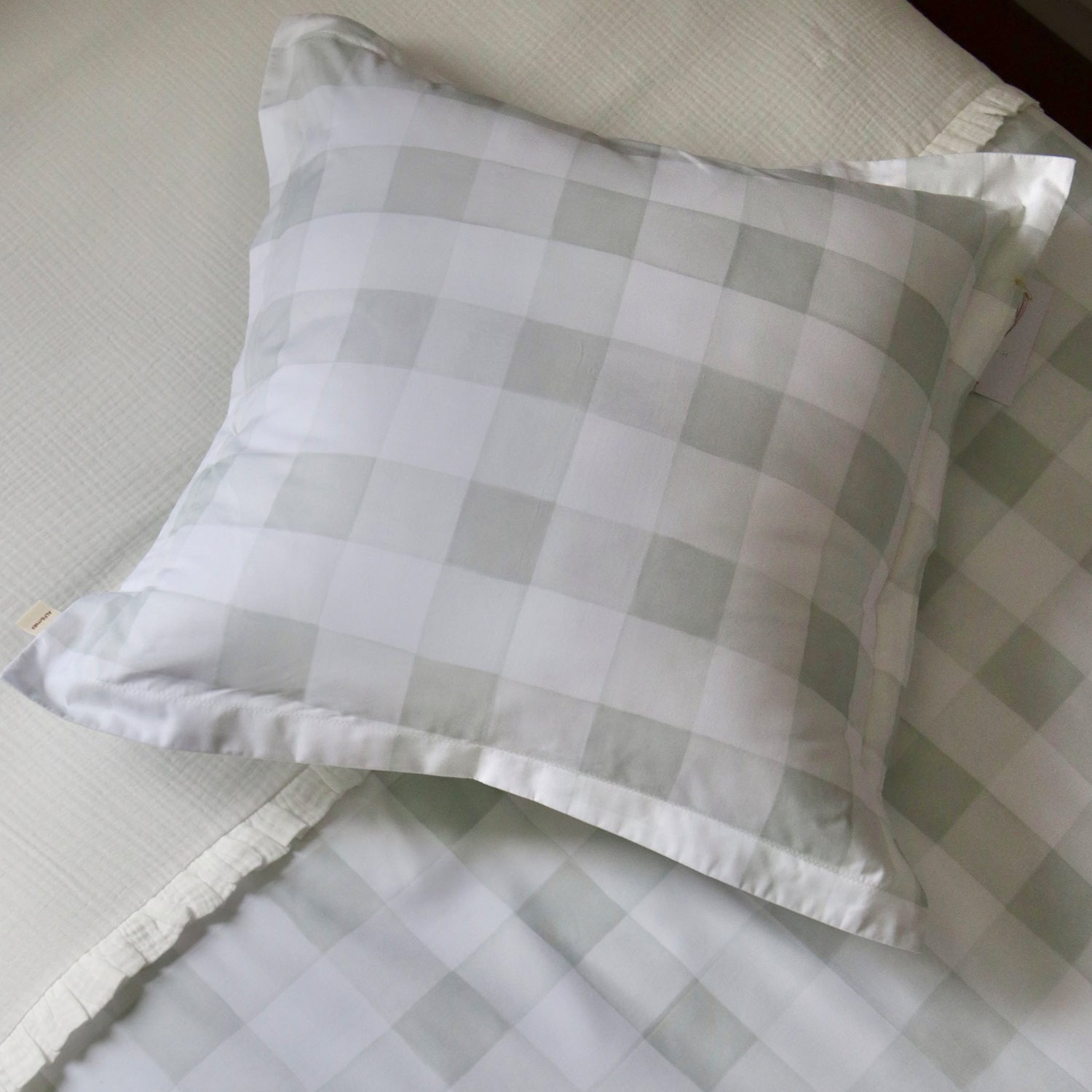 Funda de almohada Vichy cuadros verde bordes liso