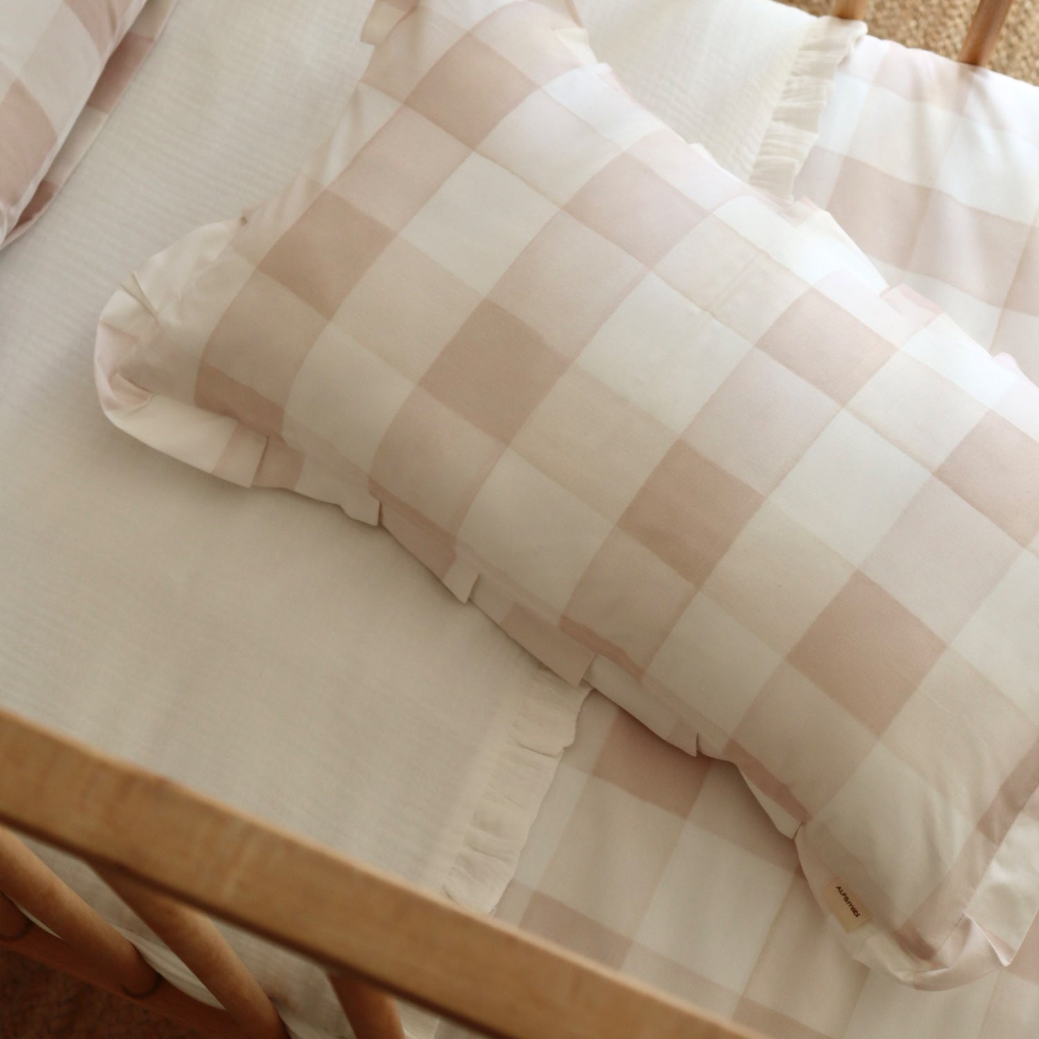 Fronha de almofada Vichy rosa com folho