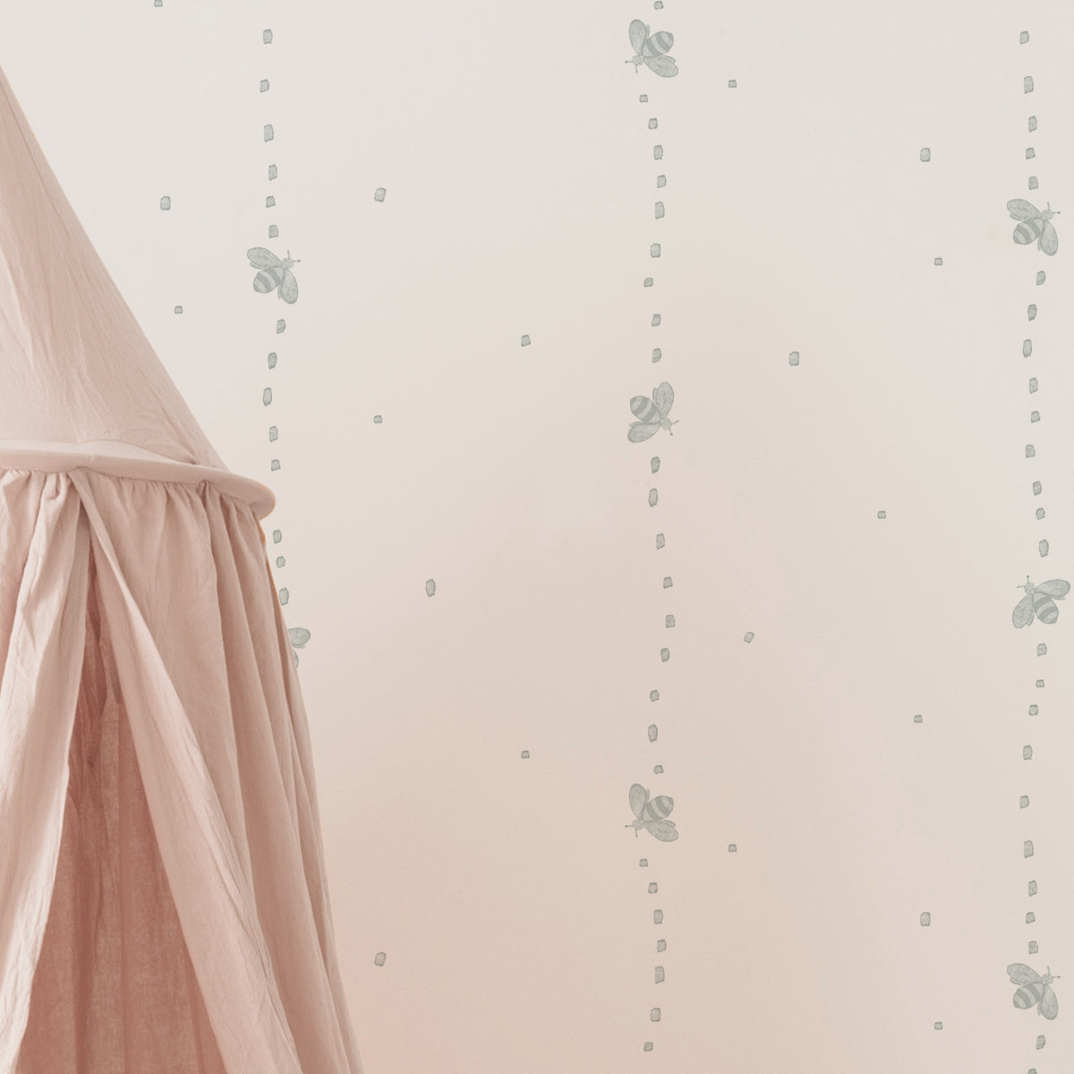 Papel pintado puntitos de rayas para decorar cuartos de bebés