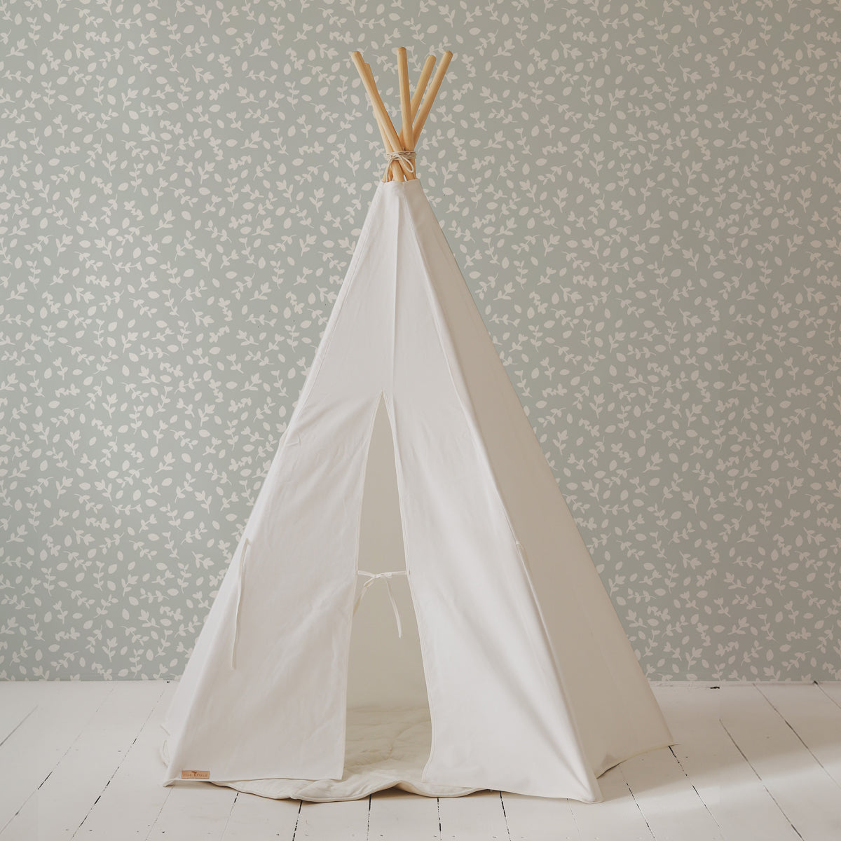 tente blanche Maison tipi pour enfants avec tapis pour décorer les chambres d'enfants