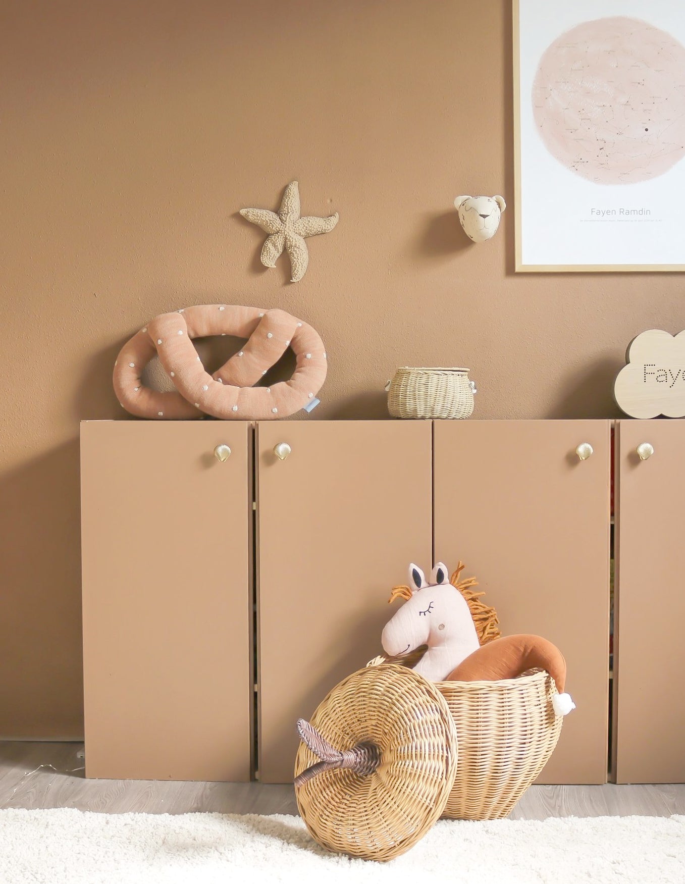 Tirador de concha para cuartos infantiles