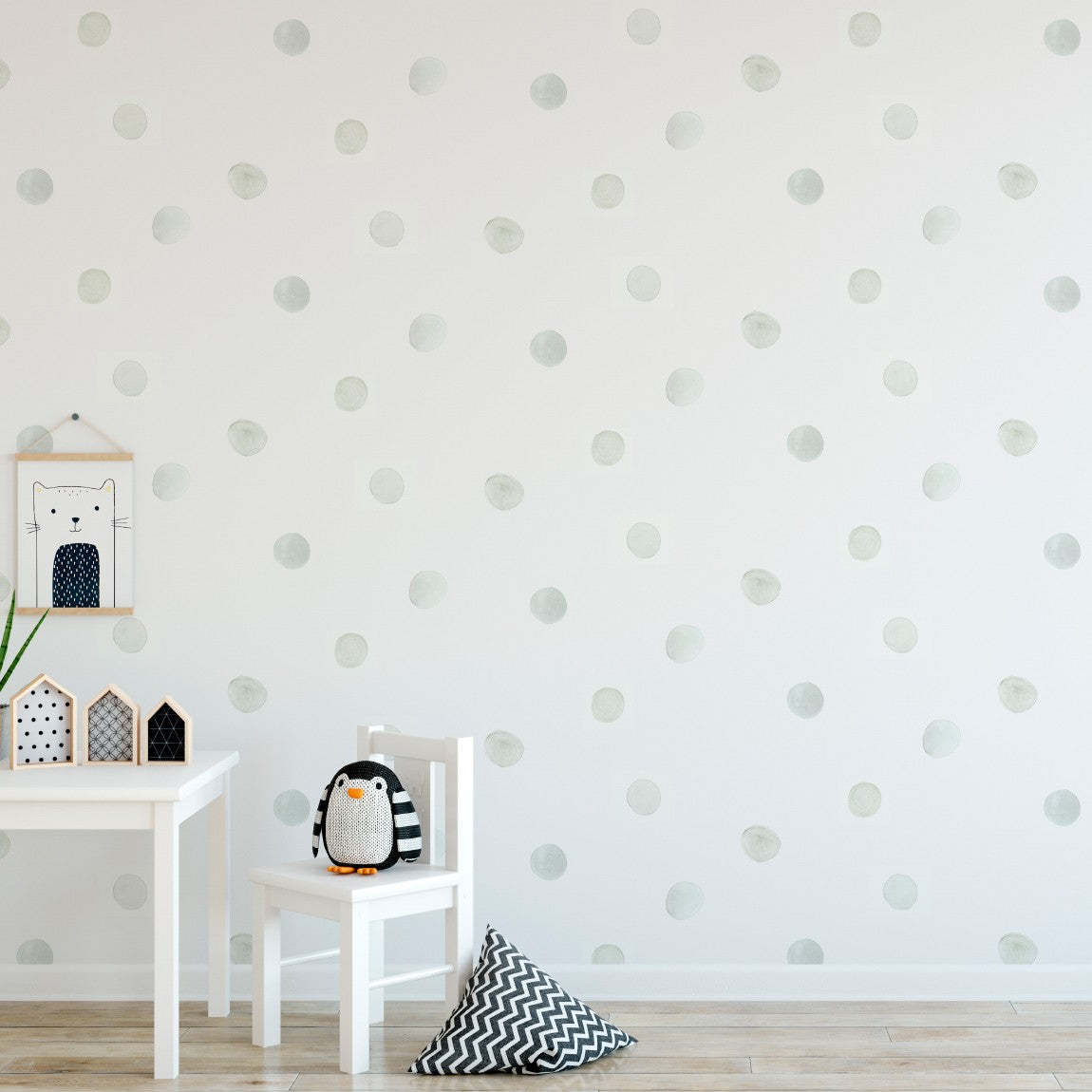 Papel pintado Lunares Verde: precioso papel pintado infantil de lunares de acuarela en tonos verde sobre fondo blanco roto.