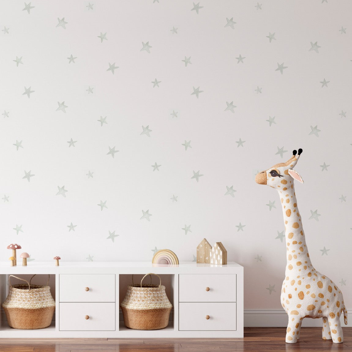 Da vida a la decoración del dormitorio de los peques con nuestro Papel pintado Estrellas tonos verdes. Diseñado con dibujos de acuarela de estrellitas en tonos verde ¡Un toque divertido y alegre para la decoración infantil!