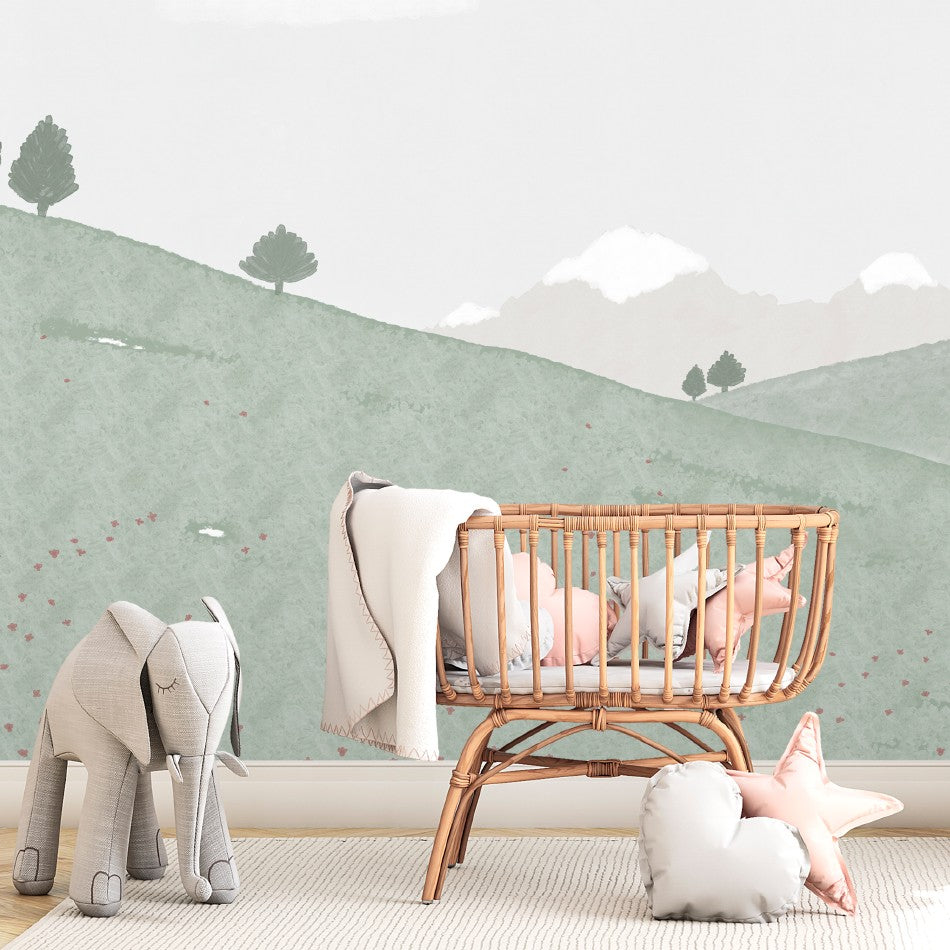 El mural de pared Mis Pirineos presenta un delicado diseño capaz de transmitir alegría y mucha paz a la decoración del cuarto infantil.