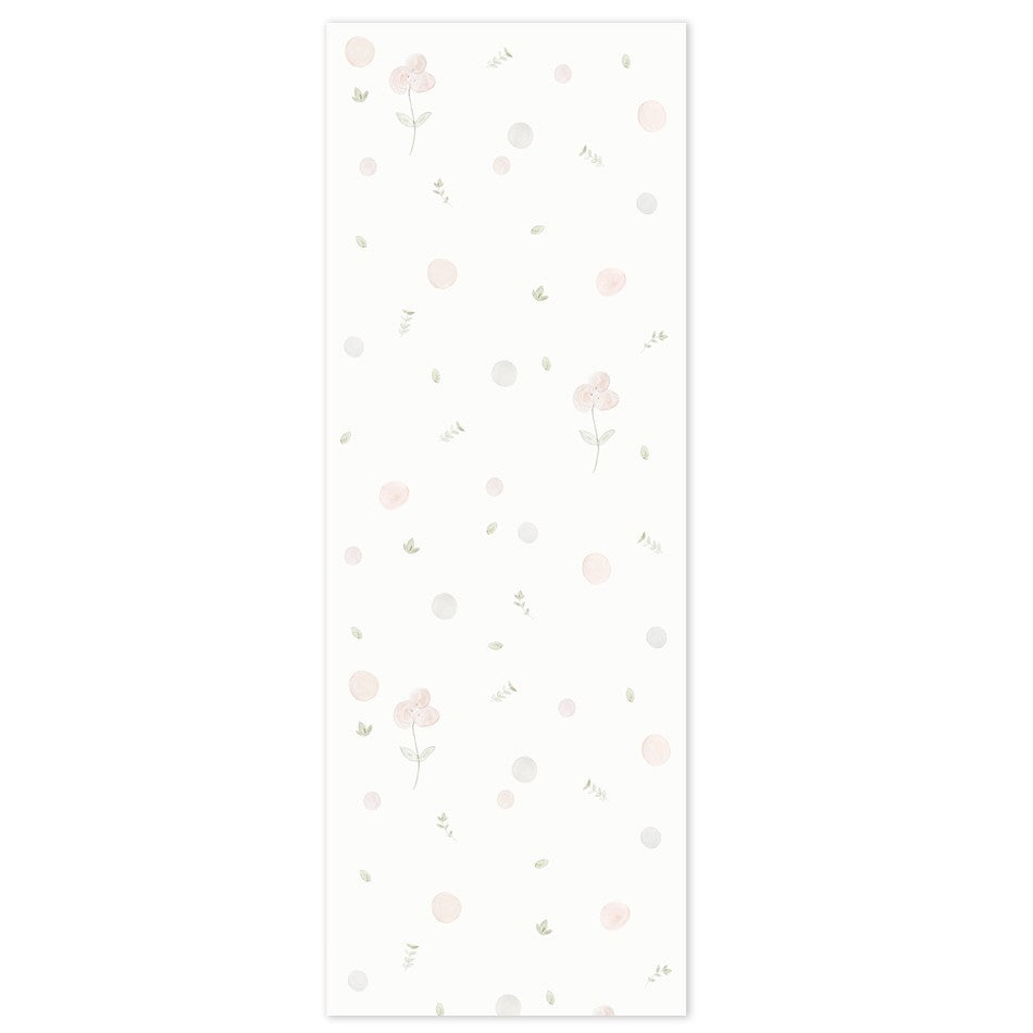 Nuestro papel pintado Flores y Topitos trae una colección de dibujos en acuarela, todos elaborados en tonos pastel para una decoración infantil elegante y suave.