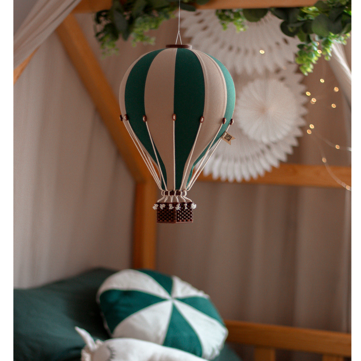 Globo colgante verde y beige