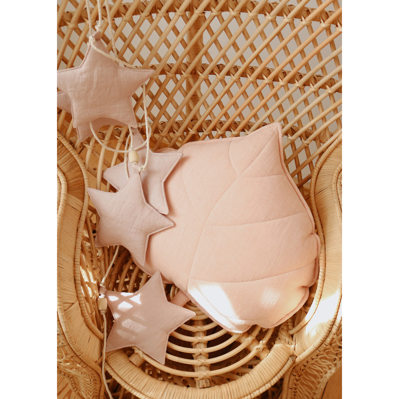 Ghirlanda di stelle rosa chiaro