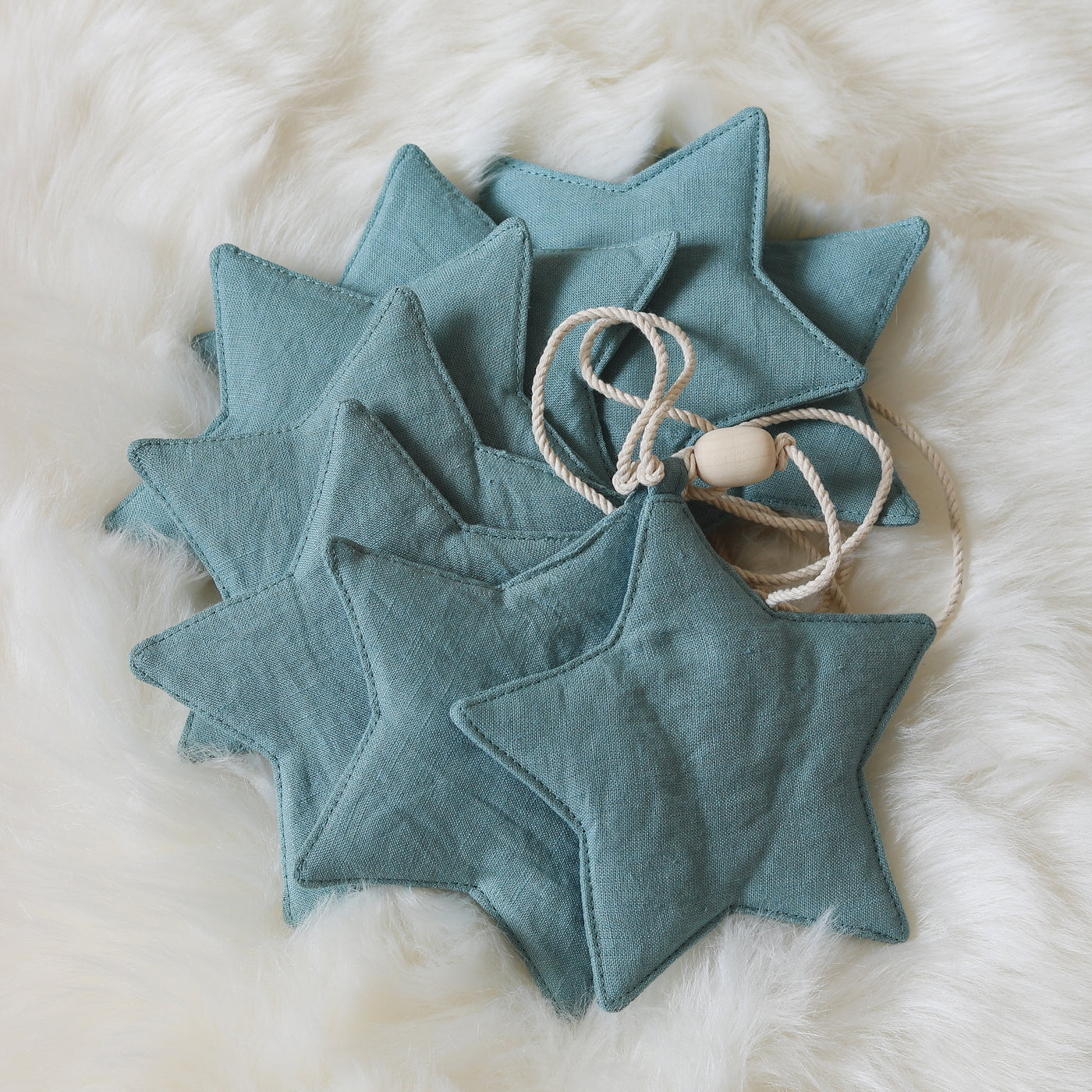 Guirnalda estrellitas de lino verde oscuro grisáceo