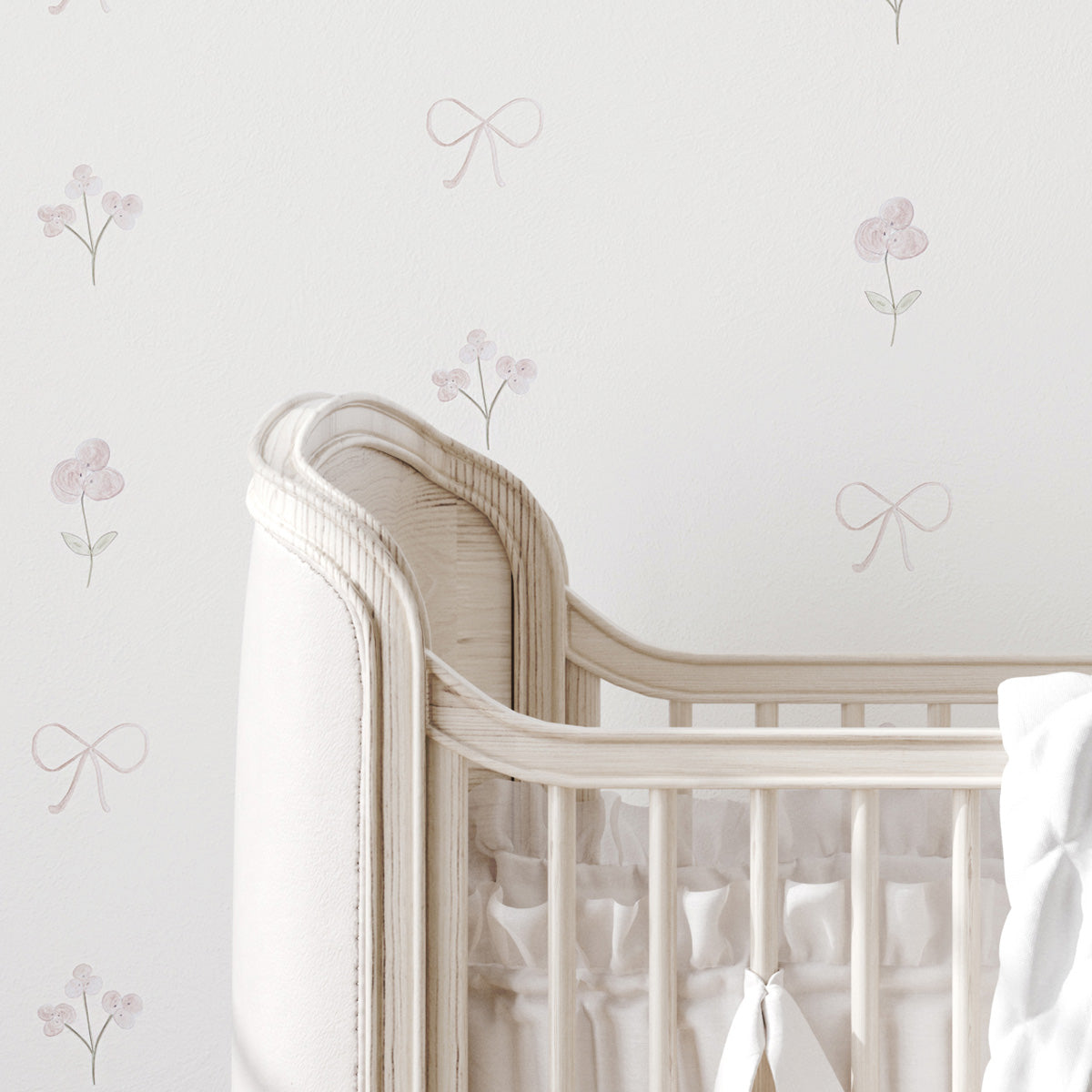 Papel pintado lazos y flores rosa para habitaciones infantiles