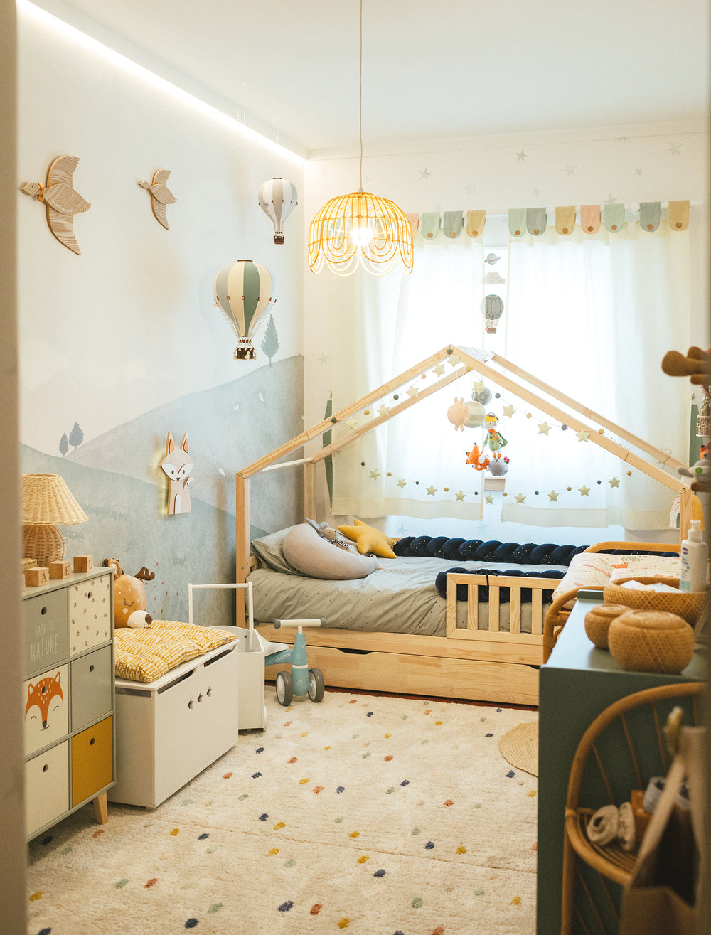 Children's room with The Little Prince decoration