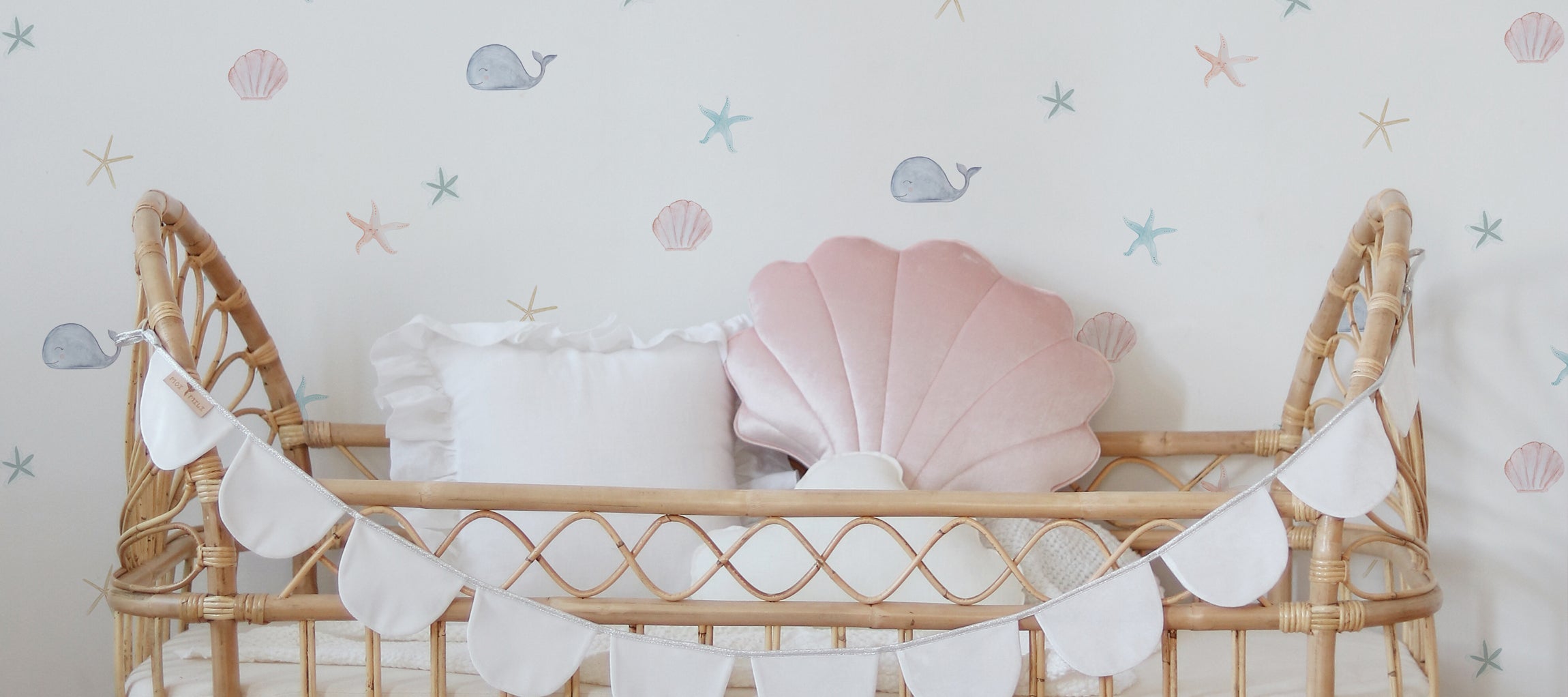 ¿Puedo limpiar el papel pintado con amoniaco?