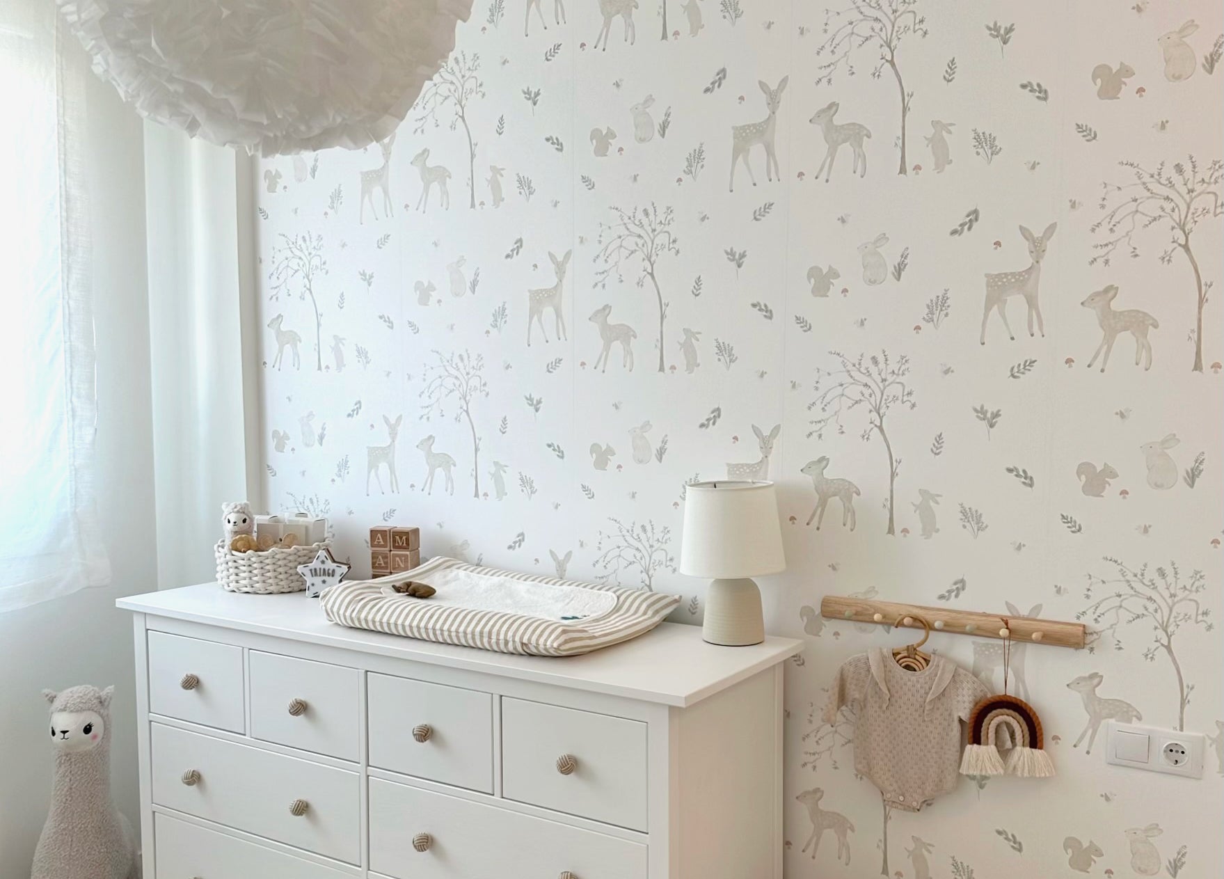 Armonía en Tonos Suaves: El Espacio de Thiago