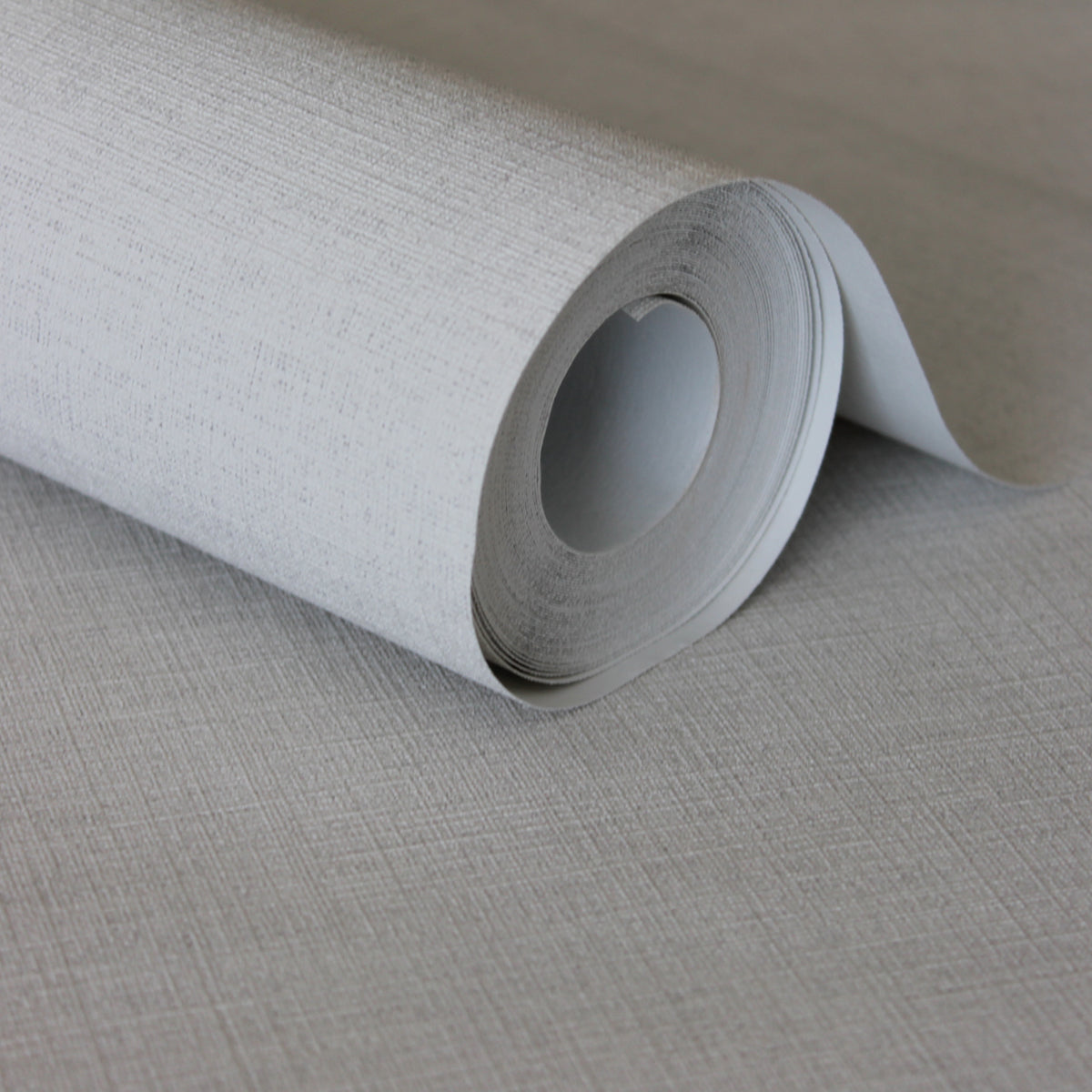 Papel pintado con efecto tela color gris piedra