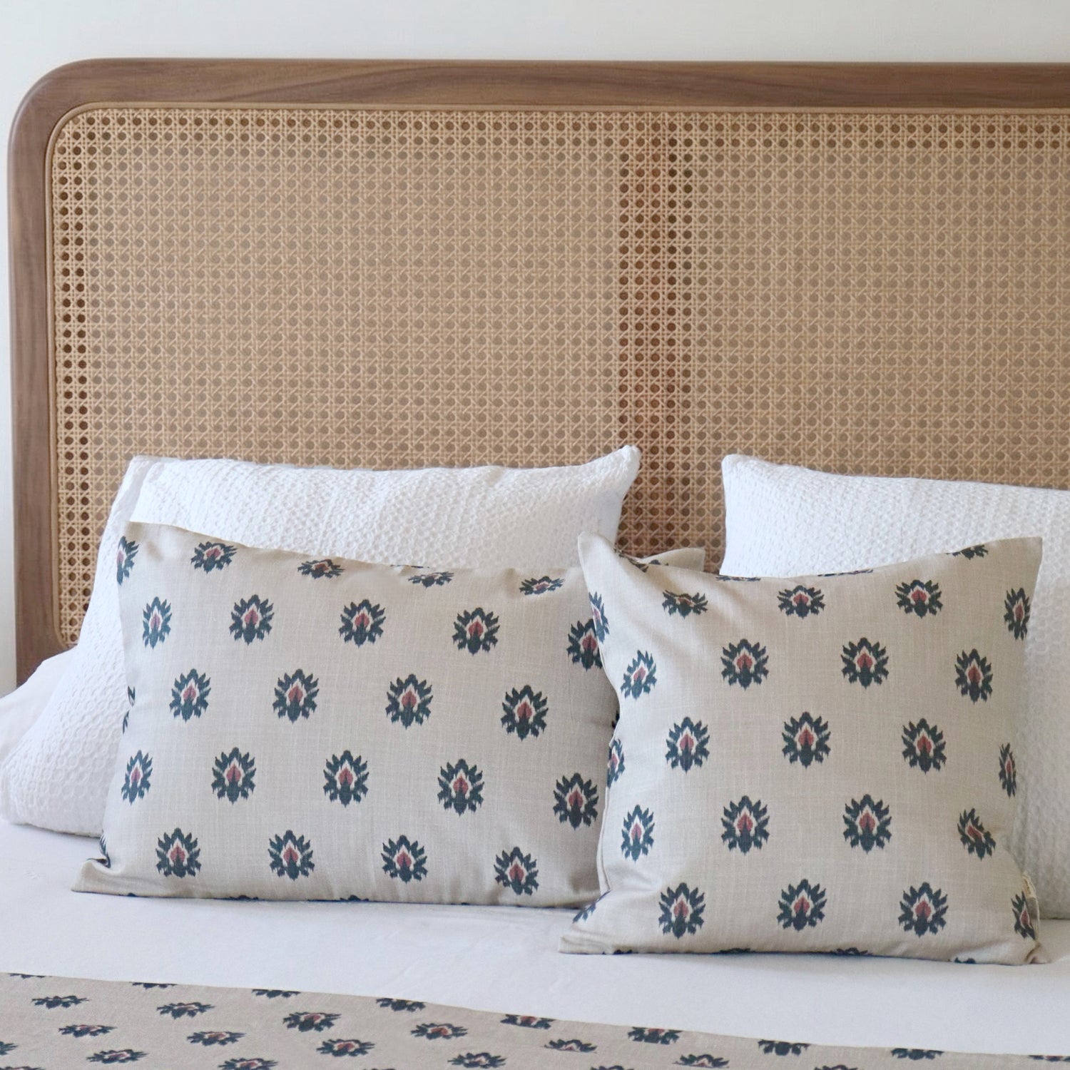Cojín decorativo para cama de matrimonio Ikat Silta
