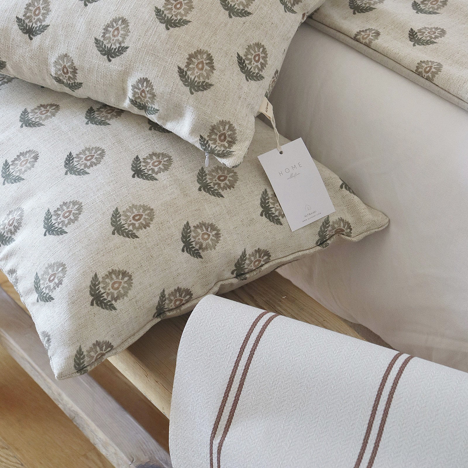 Colección Gardenia combinada con el papel pintado 