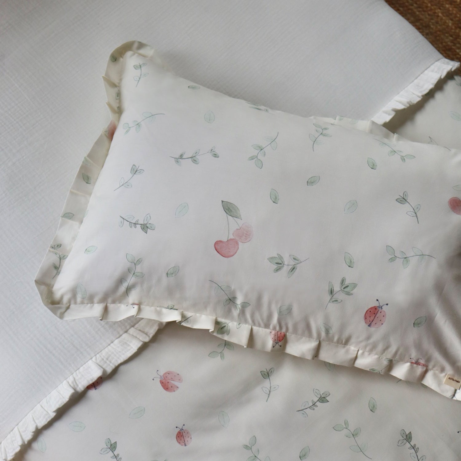 Funda de almohada Mariquitas volante rectangular 60x40