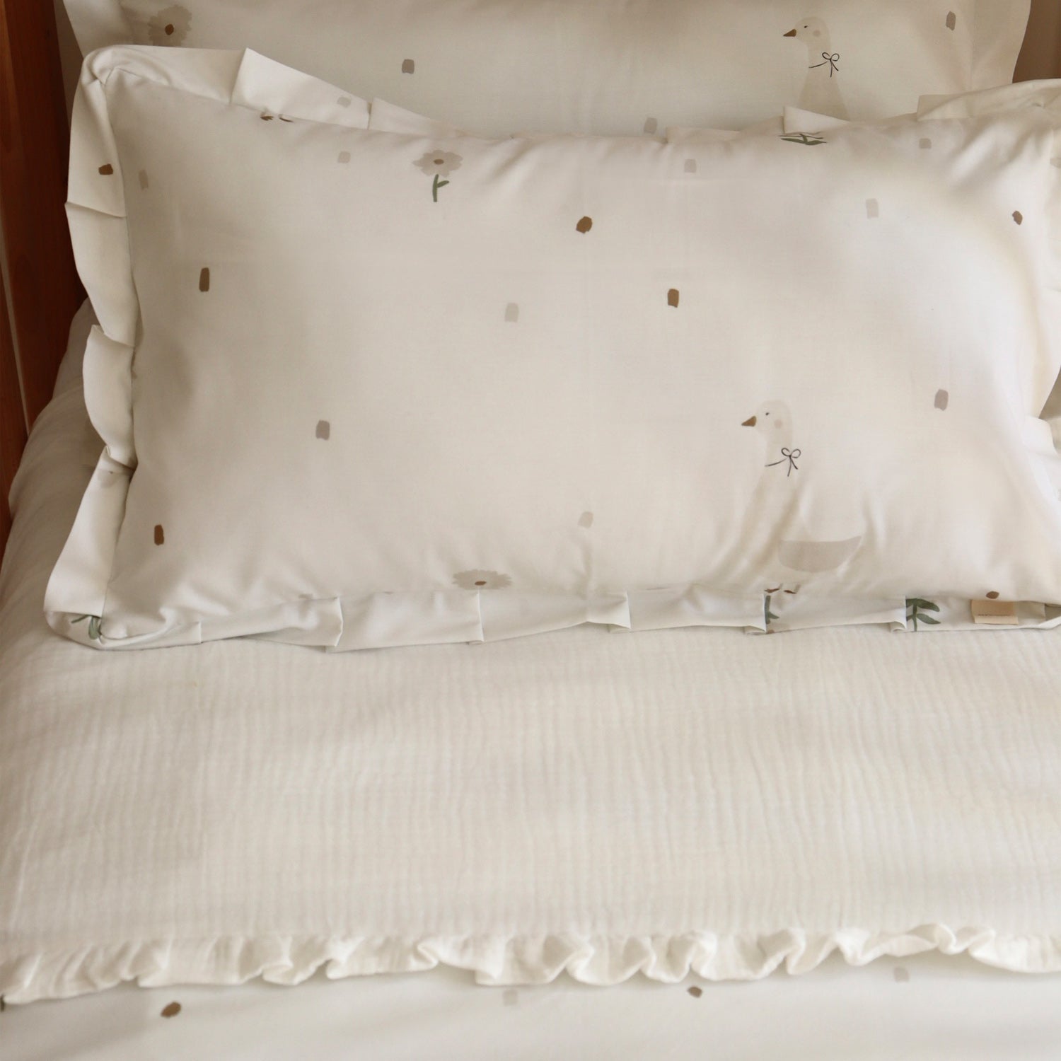 Funda de almohada volantes cuna Gansa Lucy