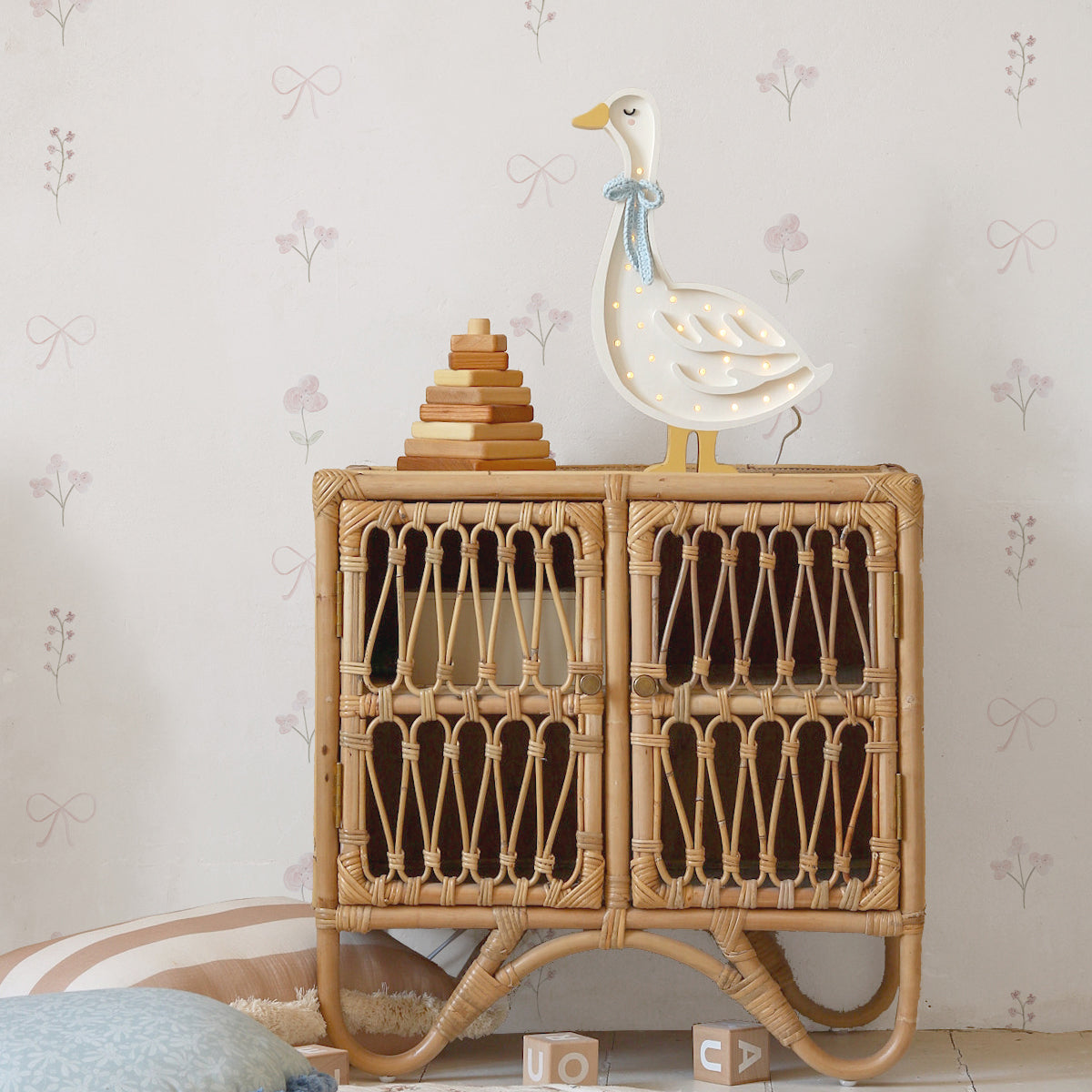 Lámpara infantil de madera Ganso Little Lights para decoración de cuartos de niños