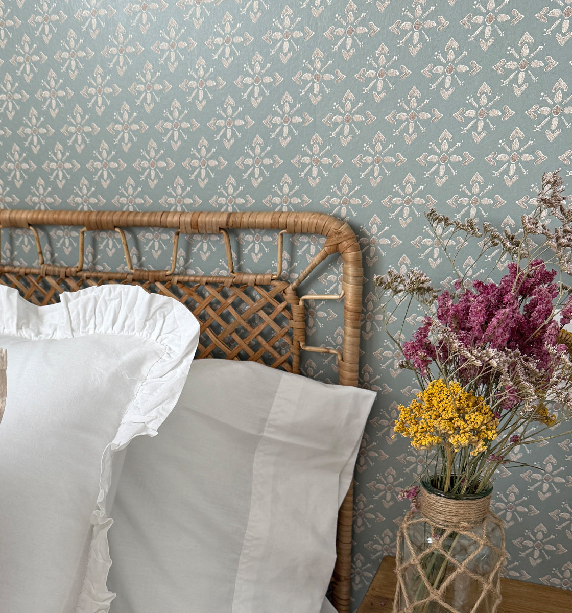 Papel pintado Cologne verde para la decoración del dormitorio de matrimonio