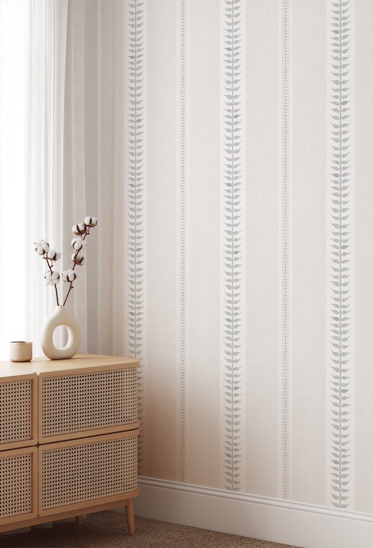 Muestra - Papel pintado Rayas Gabriela Sage Gray