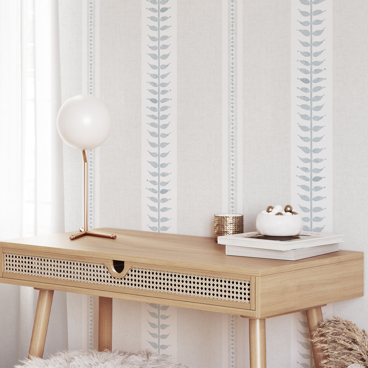 Papel pintado Rayas largas neutro beige y azul claro