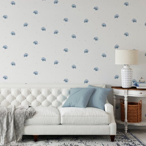 Dale un toque moderno a la pared con este modelo de Papel Pintado Flores Azul que trae modernas flores azules dispuestas de manera aleatoria. Nos encanta el aire veraniego que proporciona a la decoración de la casa. 