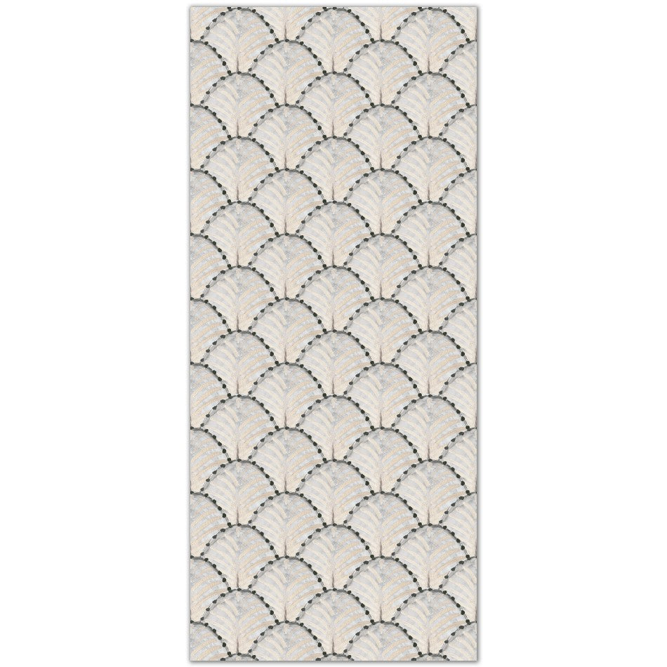 Con una hermosa repetición de diminutas conchas pintadas en acuarela en tonos de beige, negro y gris, el papel pintado Les Coquilles es una opción elegante para decorar las paredes con un diseño clásico.