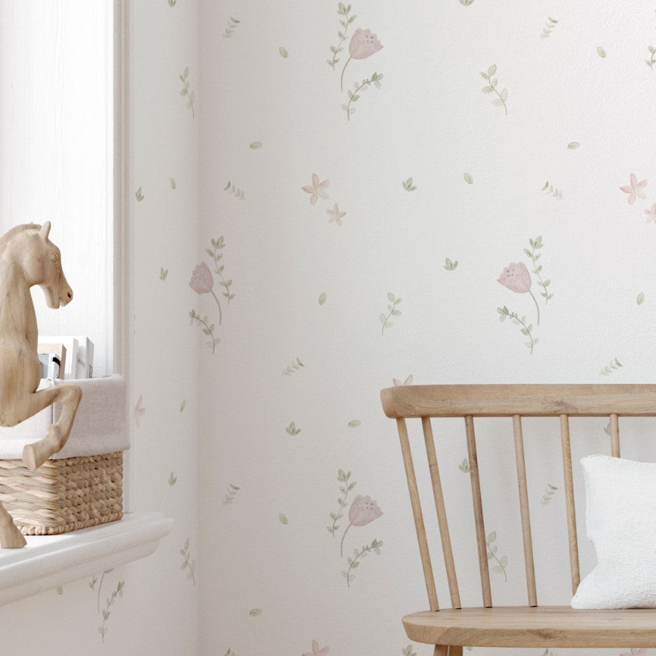  Llena de alegría y dulzura el cuarto de los más pequeños de la casa con nuestro Papel Pintado Flores del campo.