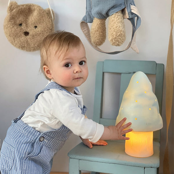 [ PINE & KIDS ] Lámpara nube infantil personalizada con fondo de estrellas.  Lámpara quitamiedos con nombre en madera para niños y bebés. Incluye