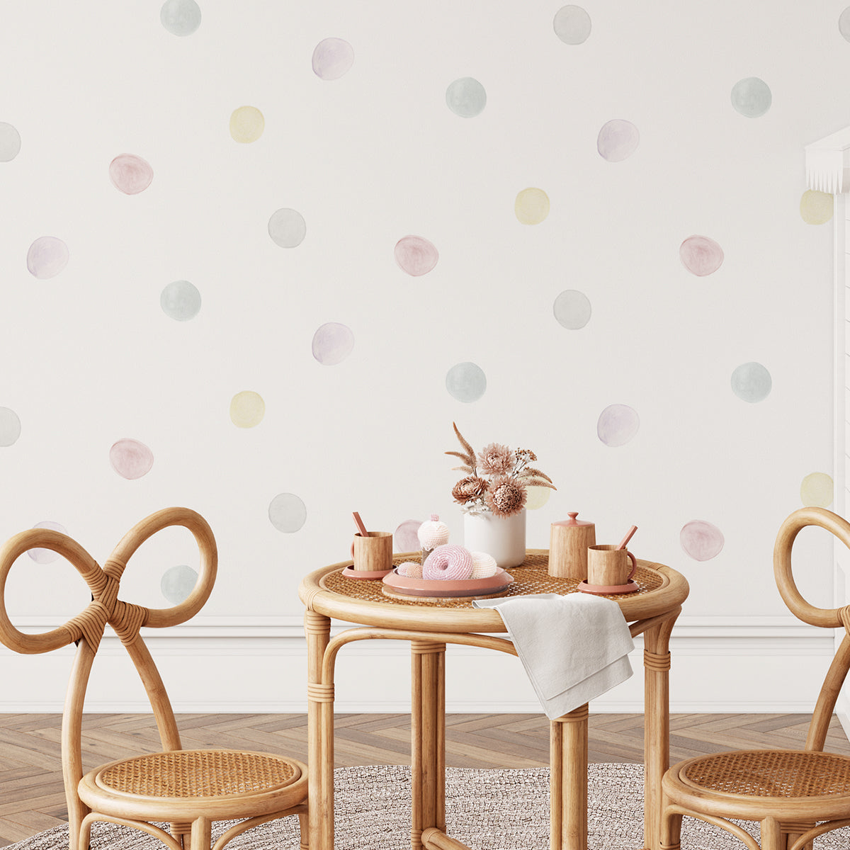 Papel pintado Lunares multicolor para decorar cuartos de bebés 